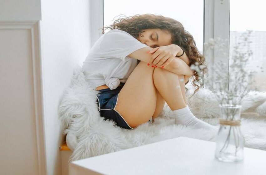 Donare troppo te stesso in una relazione è dannoso e pericoloso
