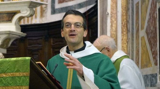 Don Mignani: “Se non posso benedire omosessuali, non benedico neanche le palme”