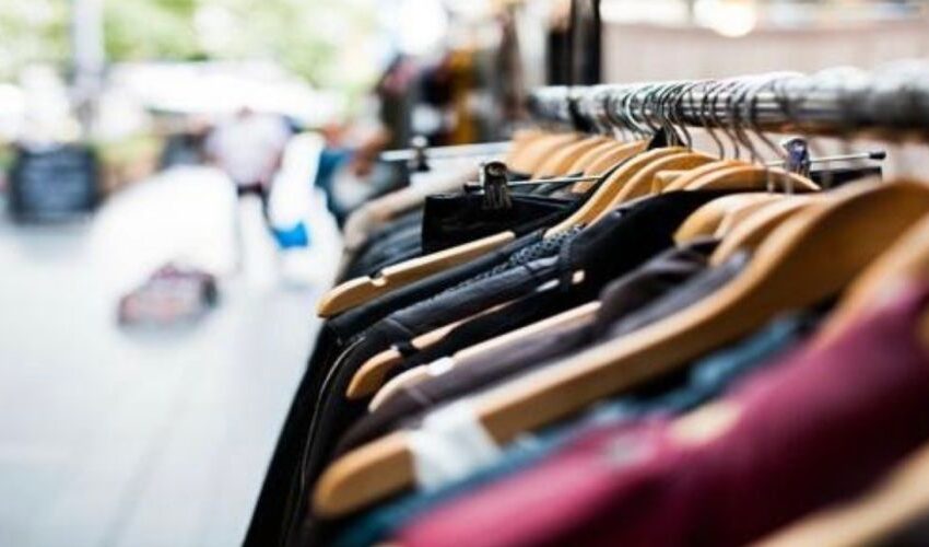 “Sei troppo grassa per fare la commessa”: 24enne rinuncia al lavoro