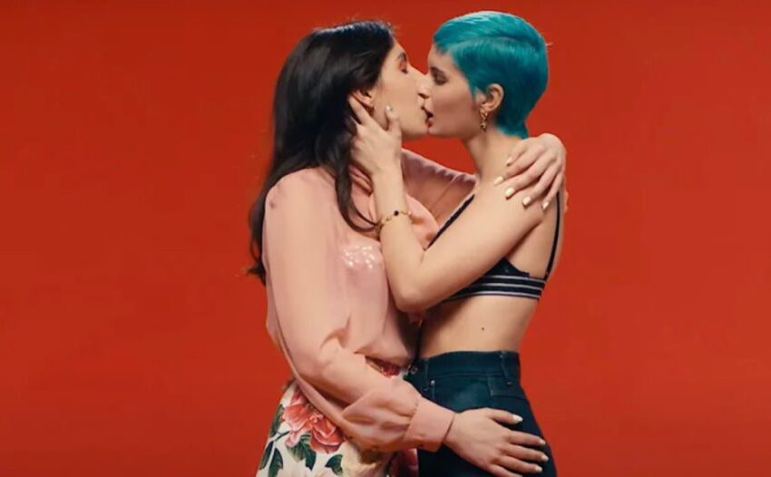  No ai baci omosessuali: la Russia fa causa a Dolce&Gabbana per il suo spot