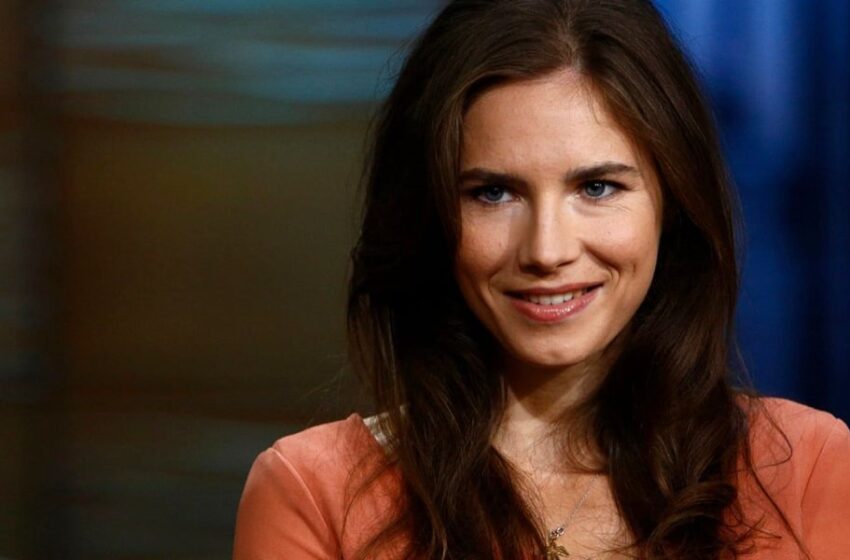 Amanda Knox scherza sul caso Meredith: “Indimenticabile studio all’estero”