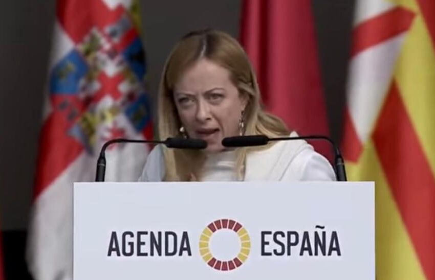 “Yo soy Giorgia, soy una mujer”: la Meloni va a Madrid e riadatta il suo tormentone